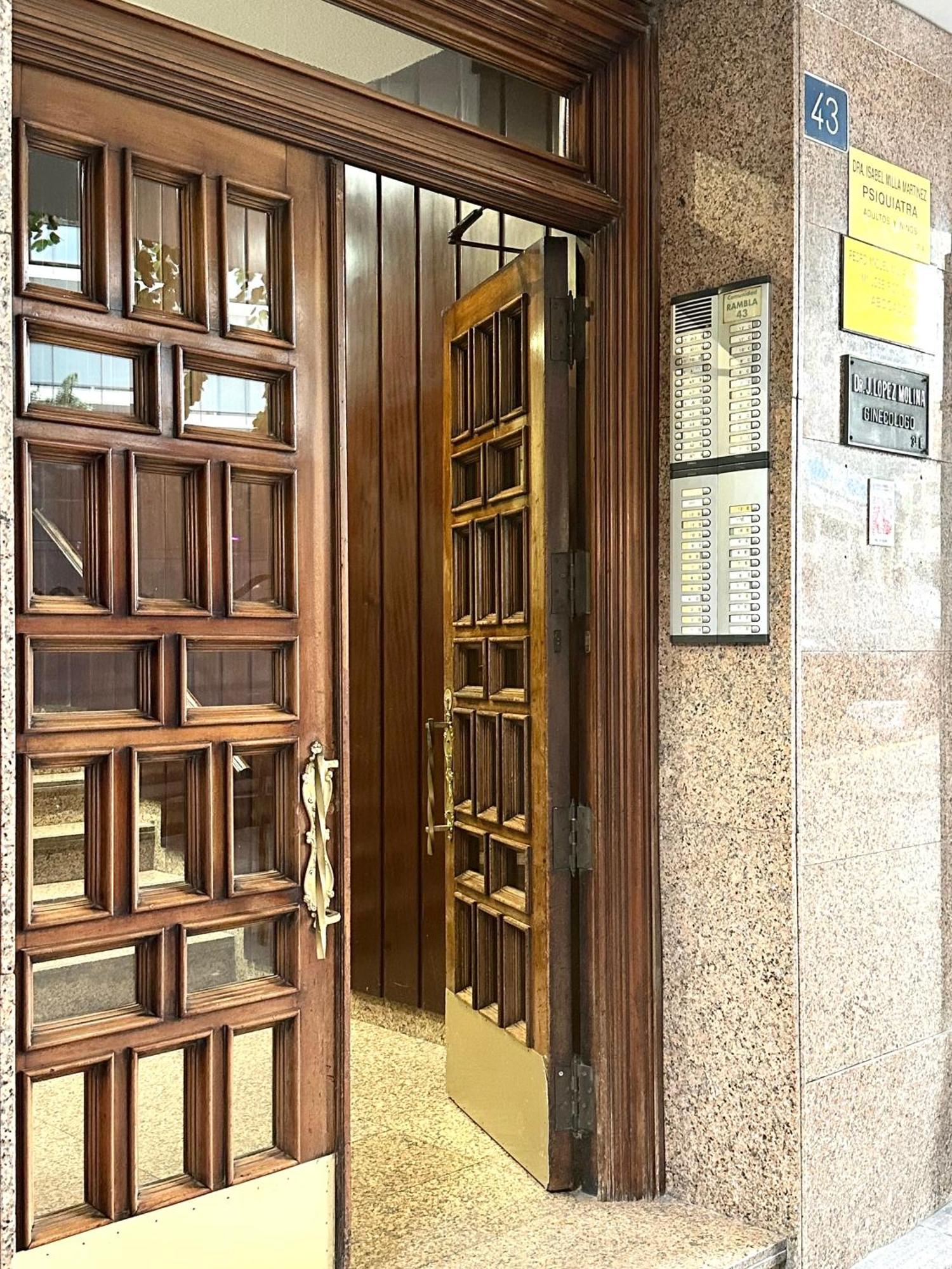La Rambla 43 Contactless Apartment Alicante Bagian luar foto